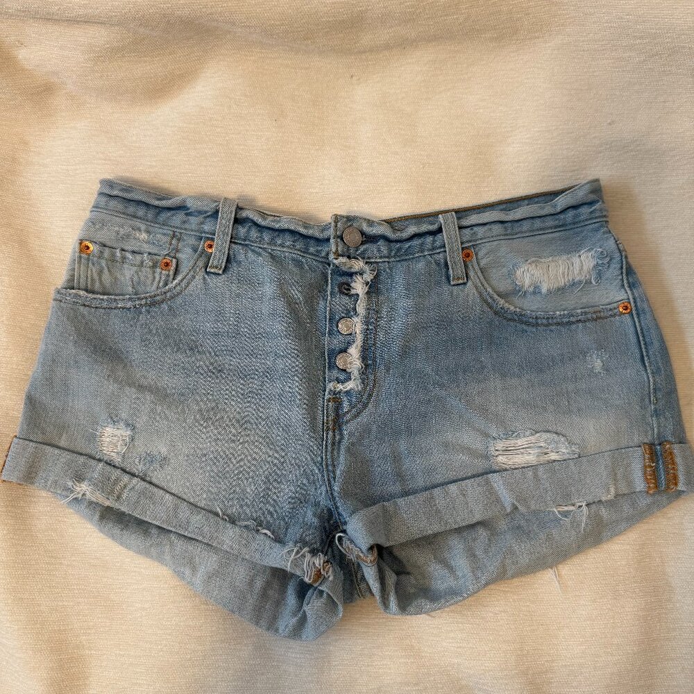 Levi's - 4 button shorts - Size 29